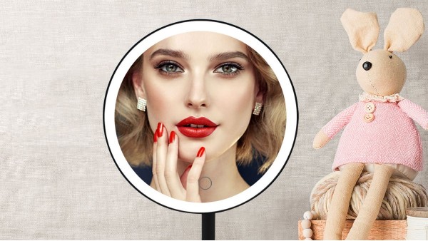 智能化妆镜厂家：化妆镜和普通镜子有什么不同？