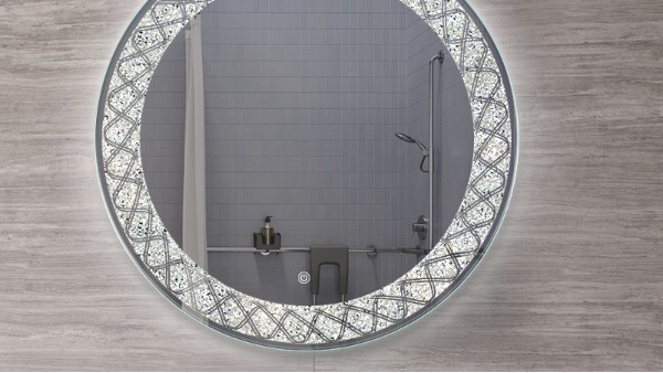 LED智能浴室镜：为用户提供了更智能、便捷的使用体验