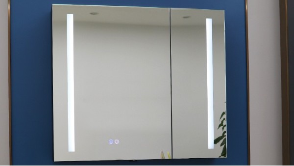 LED智能浴室镜：照亮未来，智能时代的浴室新宠