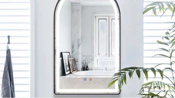 卫生间浴室镜：实用功能与空间美学的完美融合